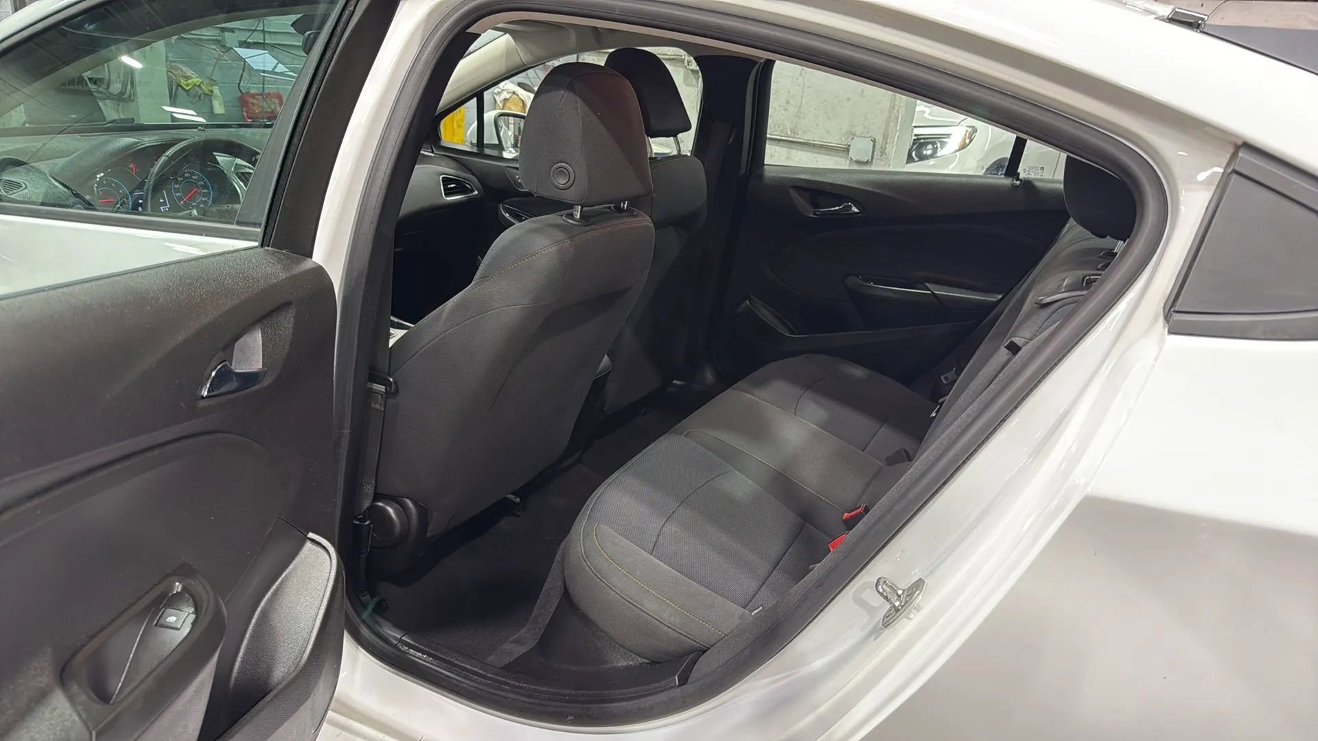 Used 2018 Chevrolet Cruze LS image 25