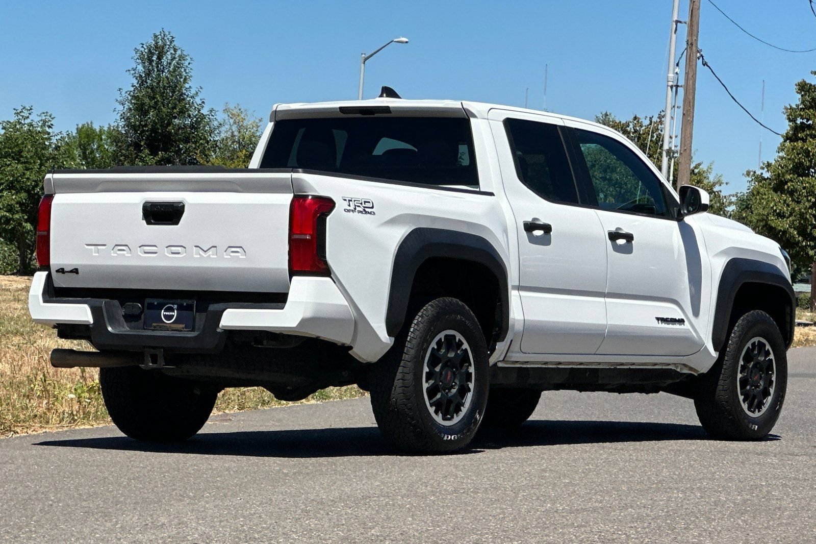 Used 2024 Toyota Tacoma TRD Off-Road AWD/4WD image 3