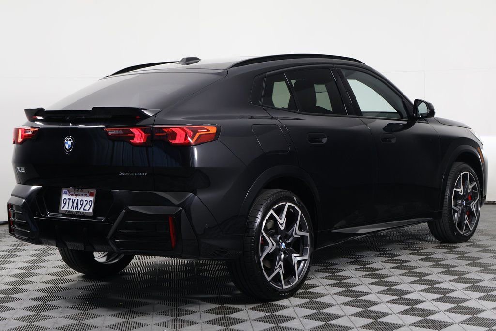 Used 2025 BMW X2 xDrive28i w/ Technology Package image 4
