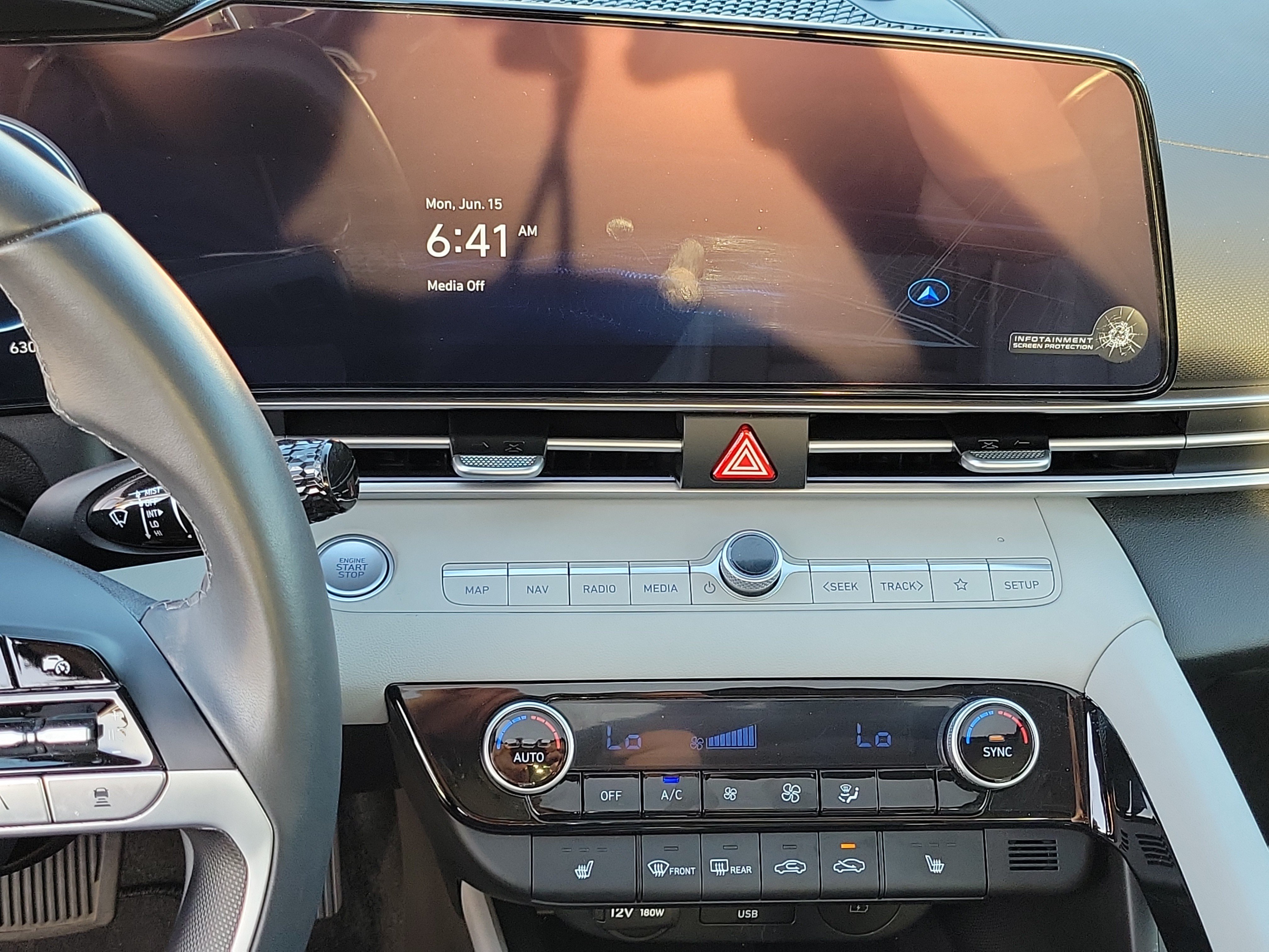 Certified 2025 Hyundai Elantra Limited FWD image 14