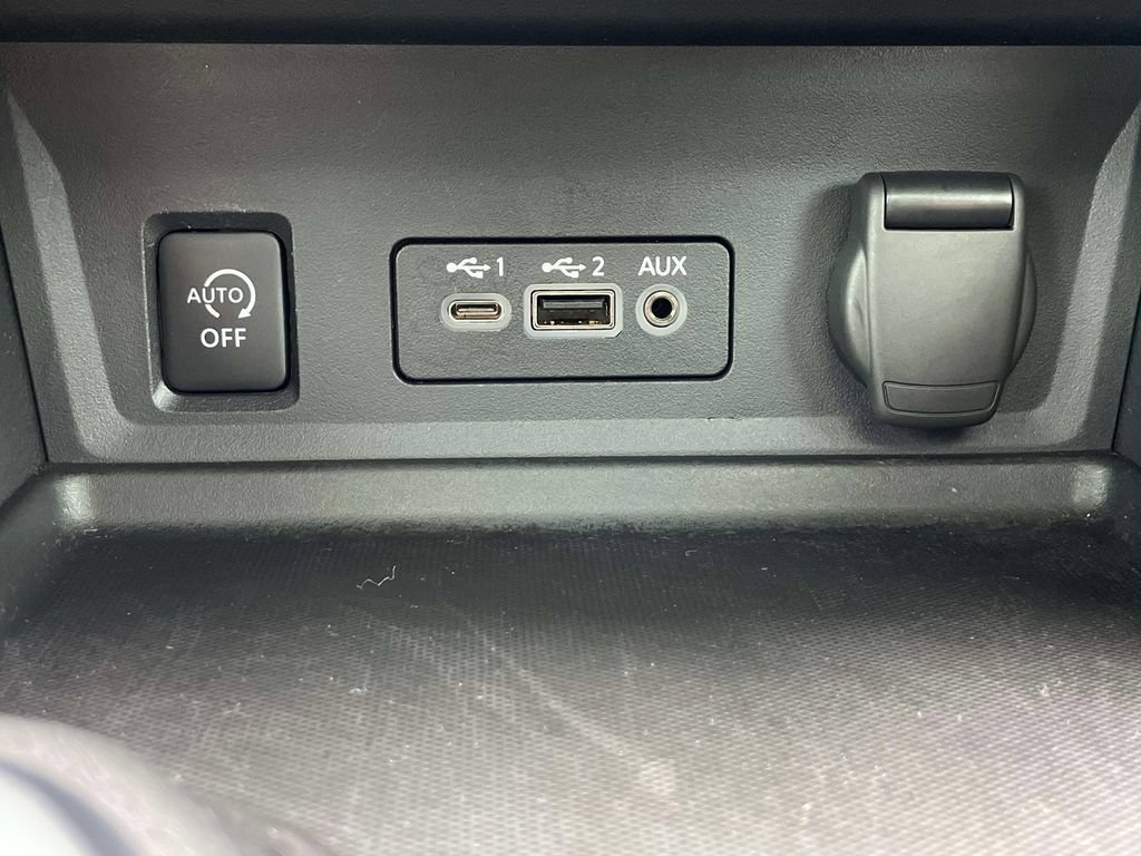 Used 2024 Nissan Sentra SR w/ SR Premium Package FWD image 30