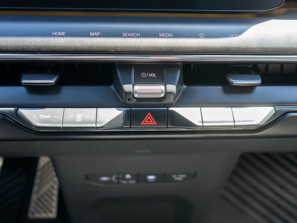 Certified 2024 Kia EV9 GT-Line AWD/4WD image 32