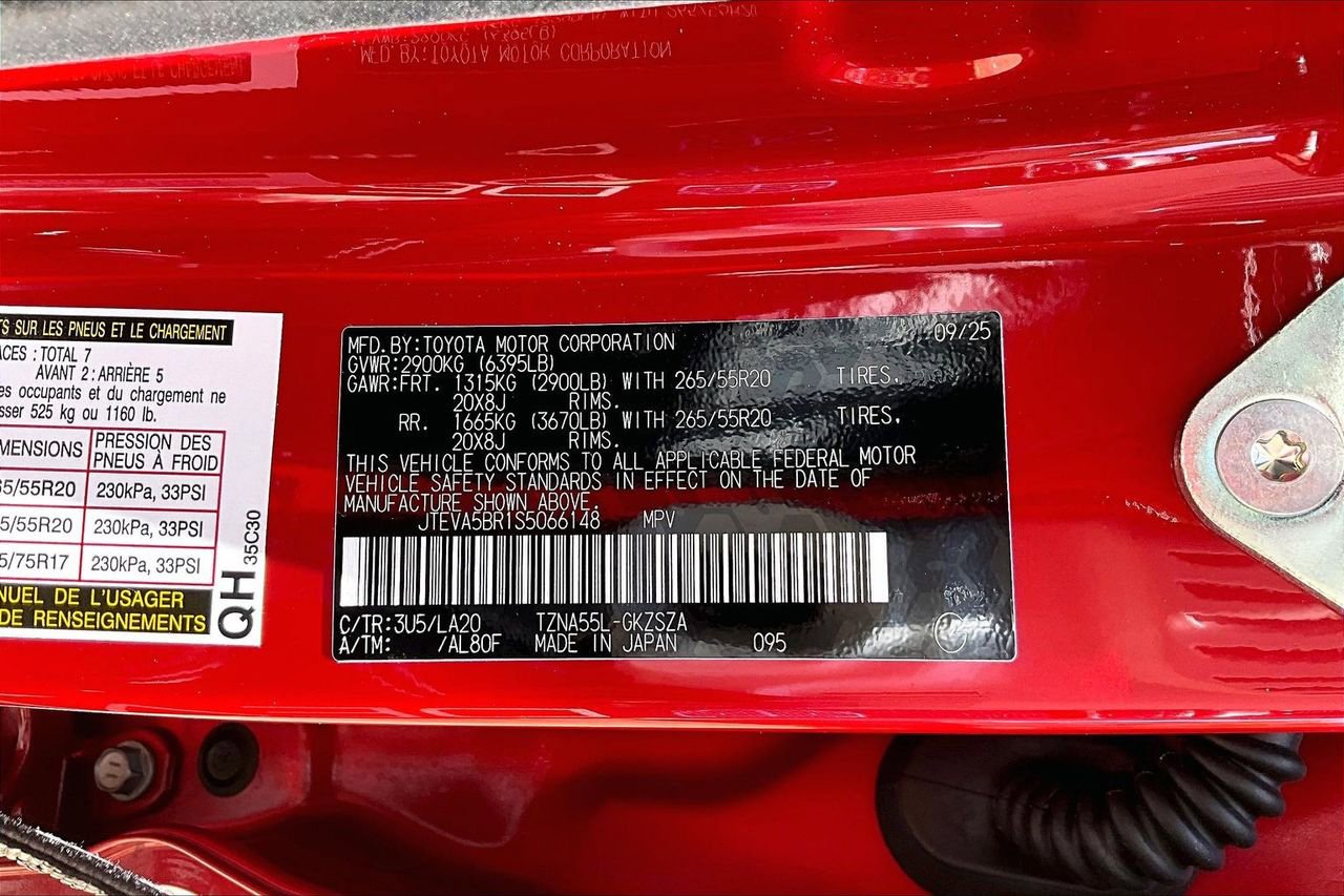 Used 2025 Toyota 4Runner Limited AWD/4WD image 16