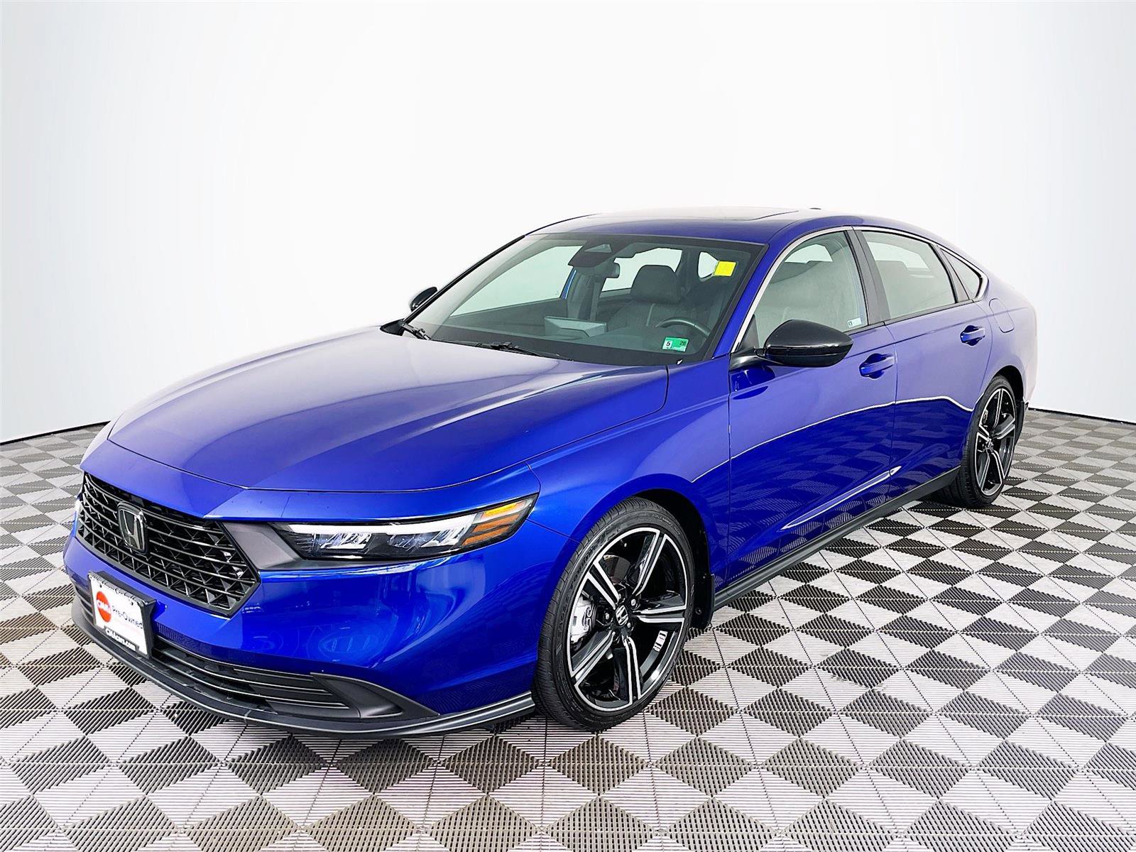 Used 2025 Honda Accord Sport image 3