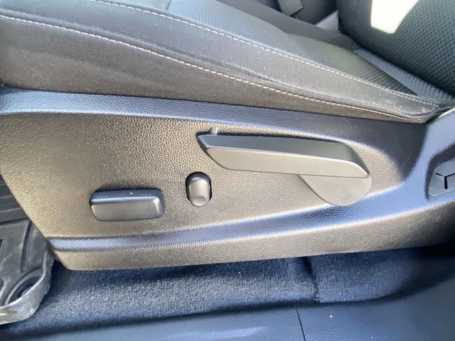 Used 2022 Chevrolet Colorado LT w/ LT Convenience Package image 15