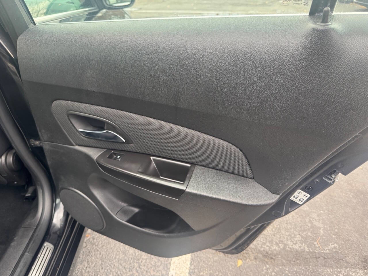 Used 2014 Chevrolet Cruze LT w/ Technology Package image 28