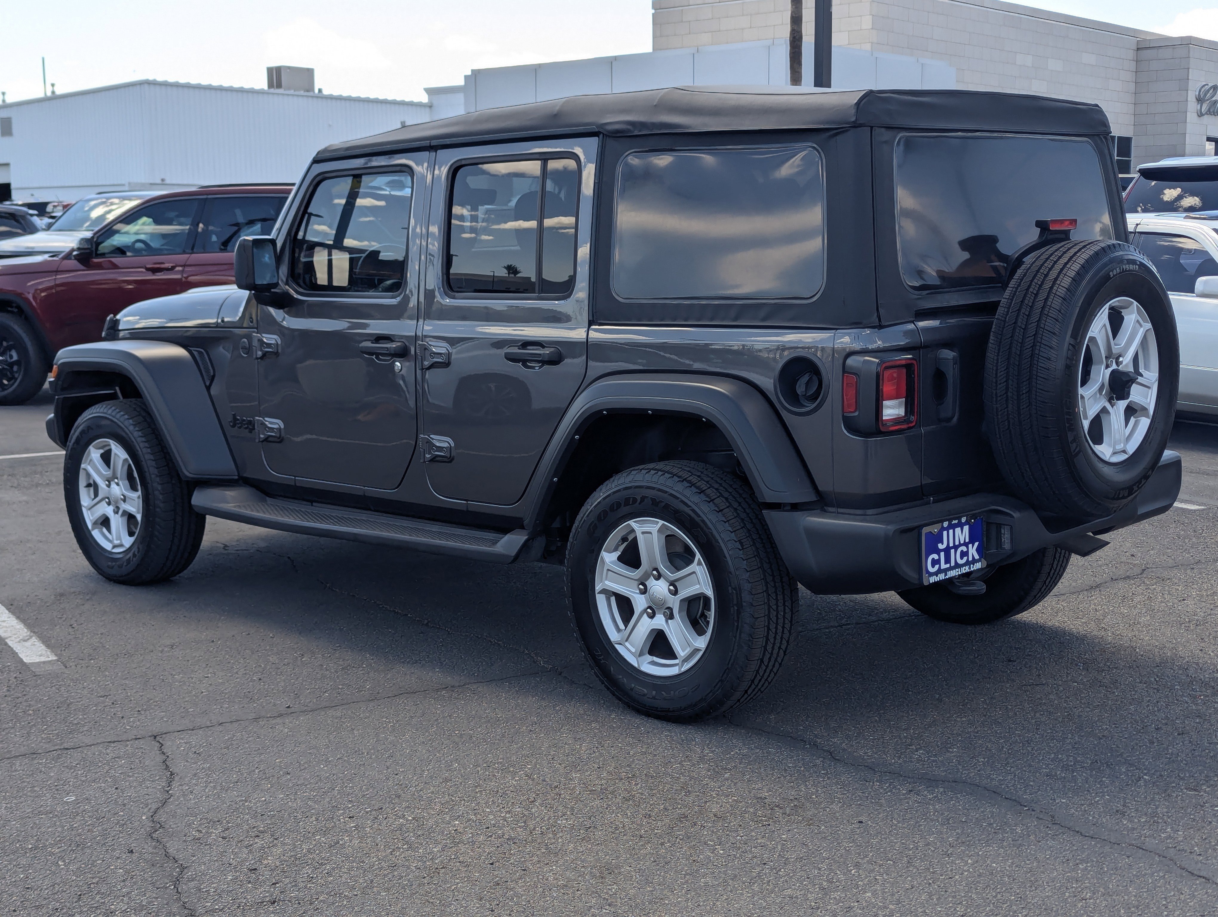 Used 2022 Jeep Wrangler Unlimited Sport image 4