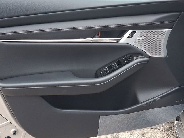 New 2026 MAZDA MAZDA3 Hatchback w/Premium Plus Pkg image 13