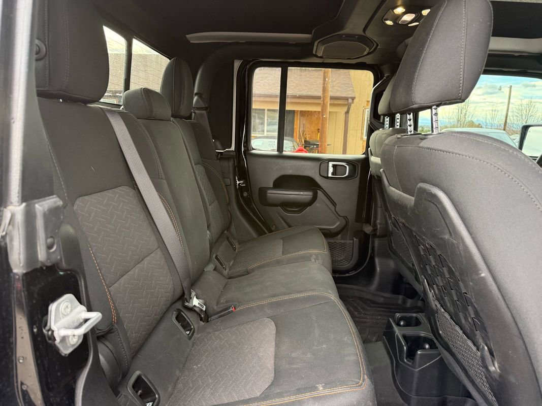 Used 2022 Jeep Gladiator Mojave w/ Cold Weather Group image 18