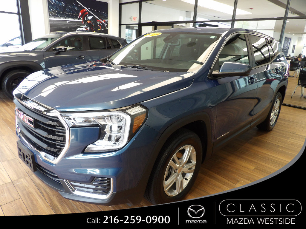 Used 2024 GMC Terrain SLE AWD/4WD image 1