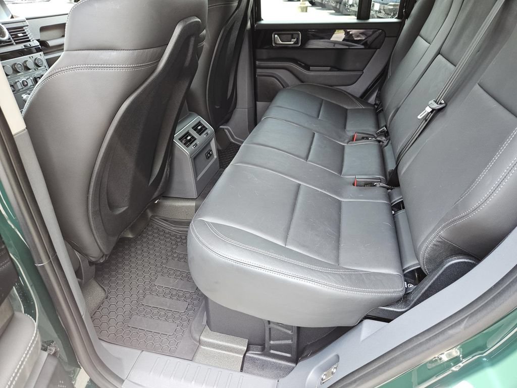 Used 2025 INEOS Grenadier Station Wagon AWD/4WD image 10
