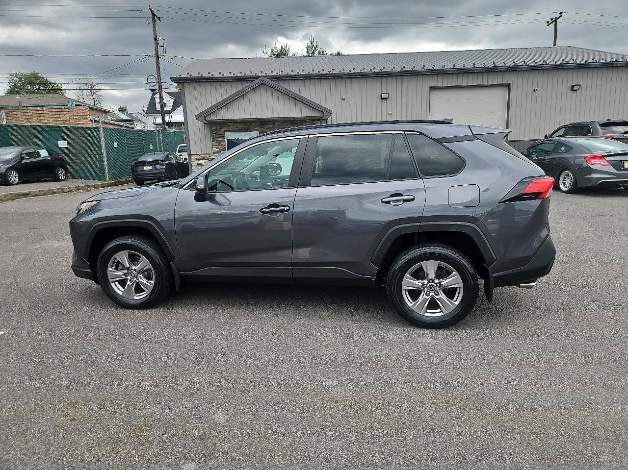 Used 2022 Toyota RAV4 XLE w/ Convenience Package AWD/4WD image 6