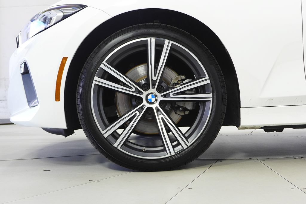 Used 2024 BMW 330i Sedan w/ Convenience Package RWD image 5