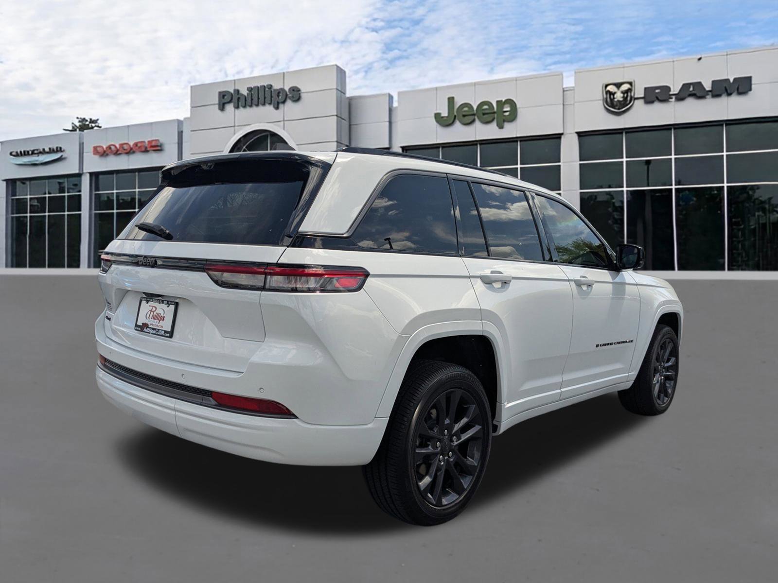 New 2026 Jeep Grand Cherokee Limited image 3