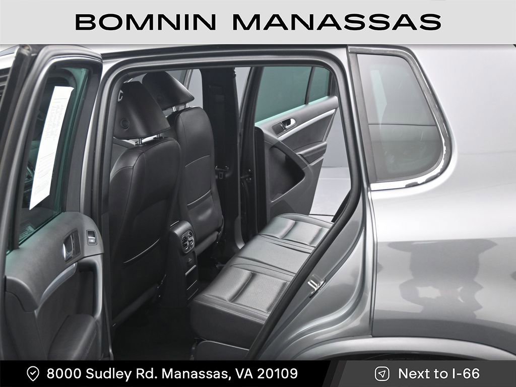 Used 2016 Volkswagen Tiguan R-Line image 11