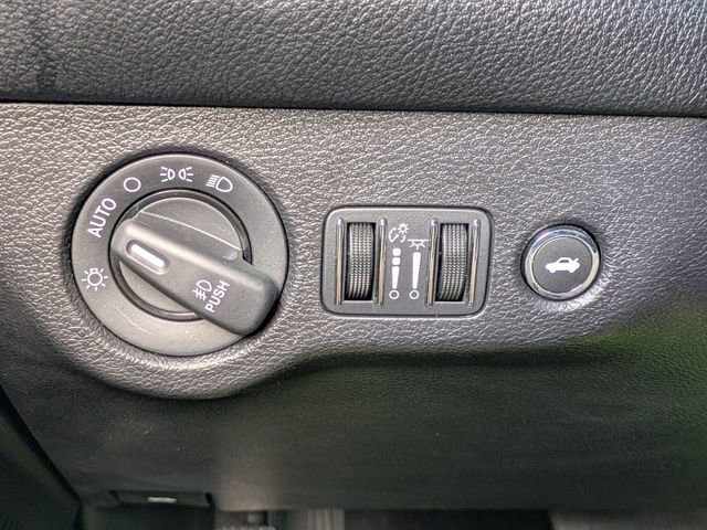 Used 2019 Dodge Challenger SXT w/ Plus Package AWD/4WD image 27
