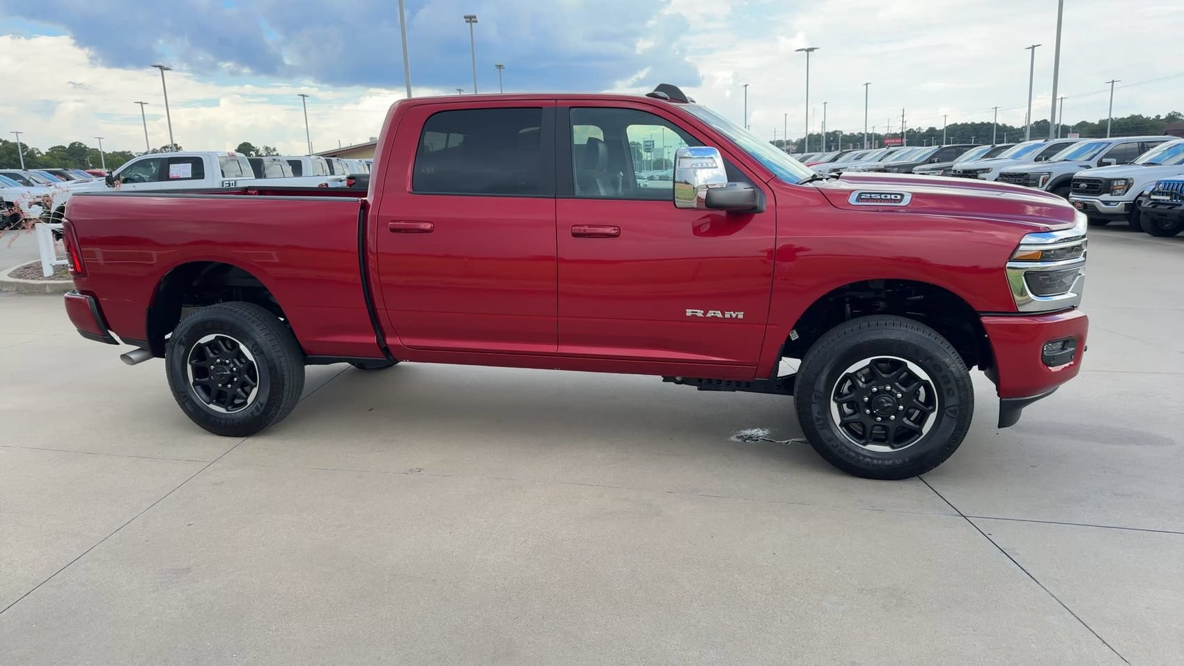 Used 2026 RAM 2500 Laramie AWD/4WD image 2