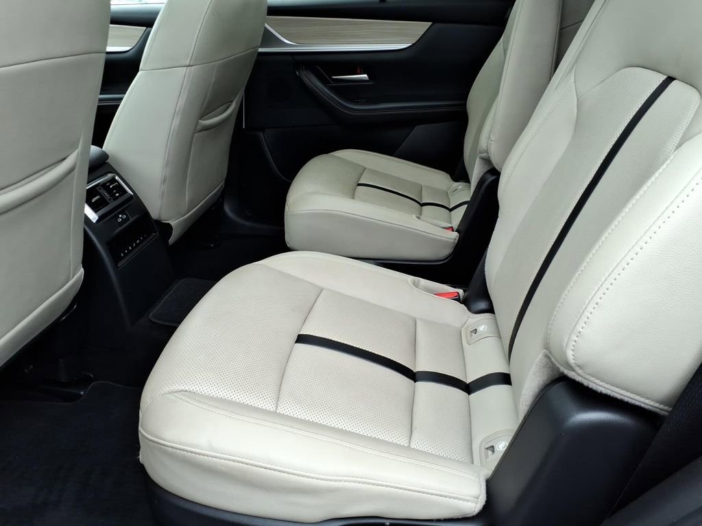Used 2024 MAZDA CX-90 Plug-In Hybrid w/ Premium Pkg image 16