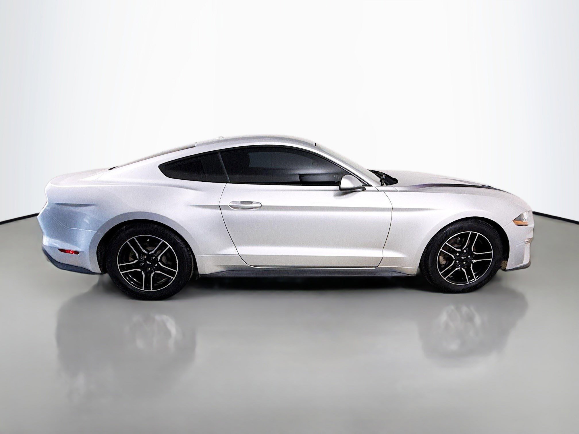 Used 2019 Ford Mustang Coupe image 11