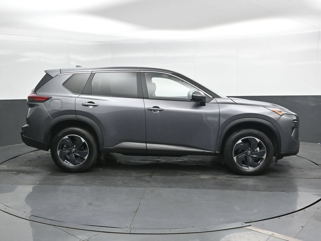 Used 2025 Nissan Rogue SV AWD/4WD image 5