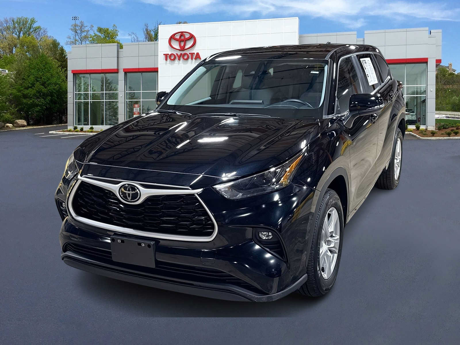 Used 2024 Toyota Highlander LE