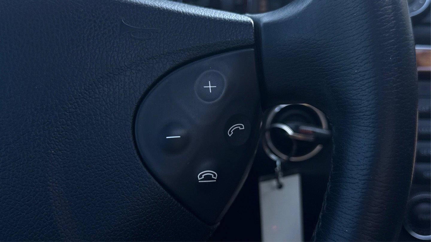 Used 2005 Mercedes-Benz E 500 4MATIC Sedan image 30