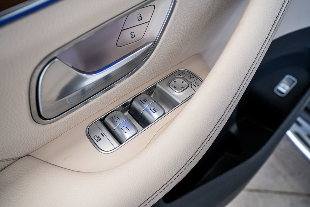 Used 2020 Mercedes-Benz GLS 580 4MATIC w/ E-Active Body Control Package image 32