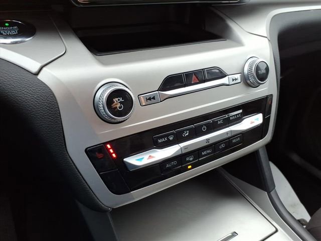 Certified 2021 Ford Explorer XLT image 25