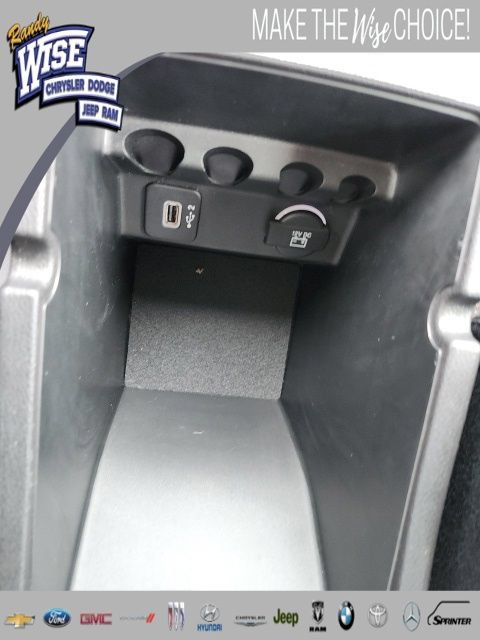 Used 2019 Jeep Cherokee Trailhawk w/ Comfort & Convenience Group AWD/4WD image 31
