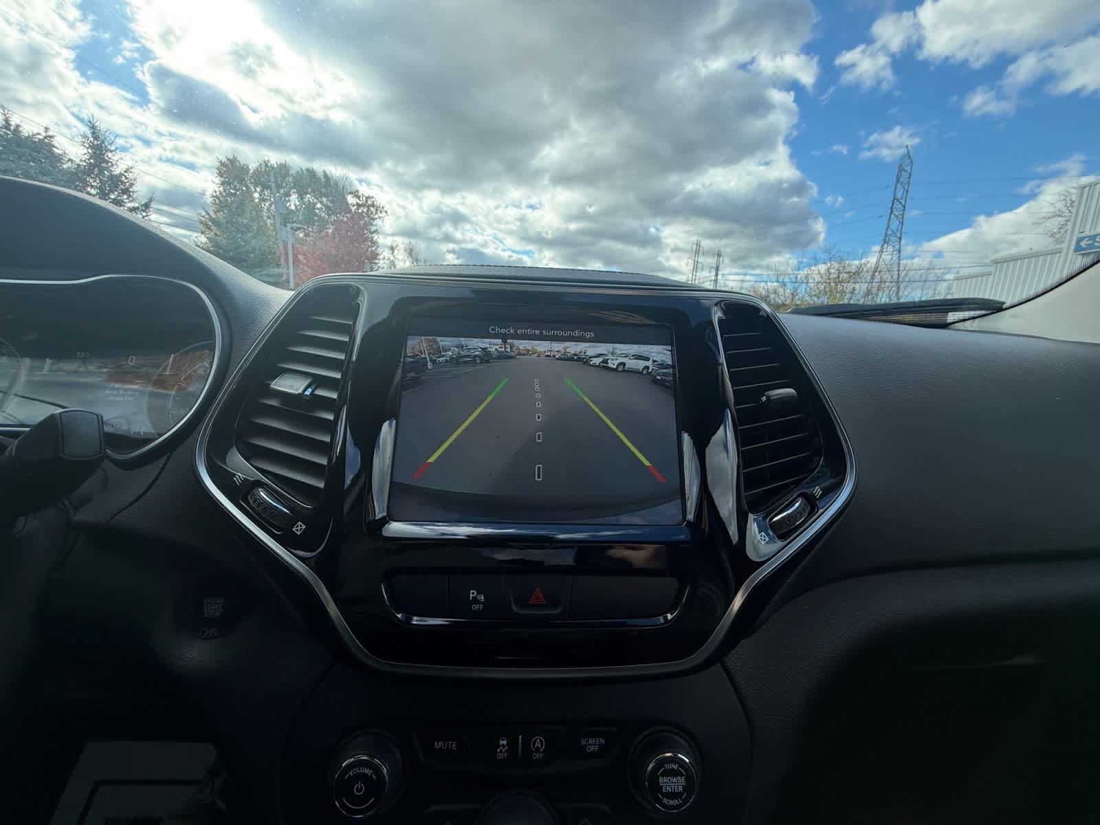 Used 2019 Jeep Cherokee Limited AWD/4WD image 41