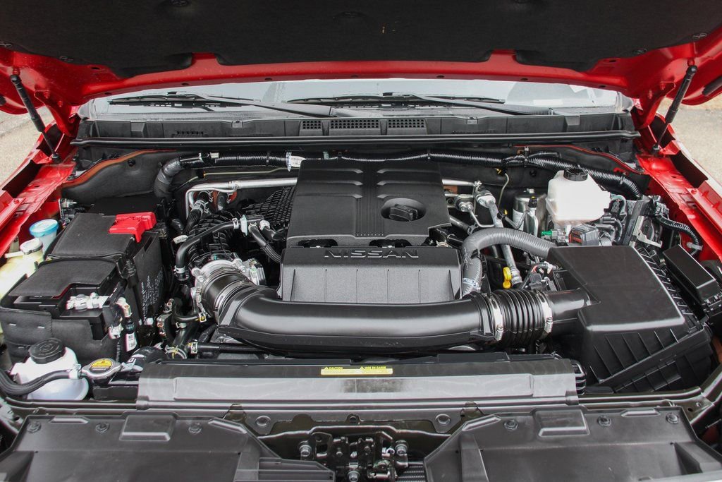 Used 2025 Nissan Frontier SV image 11