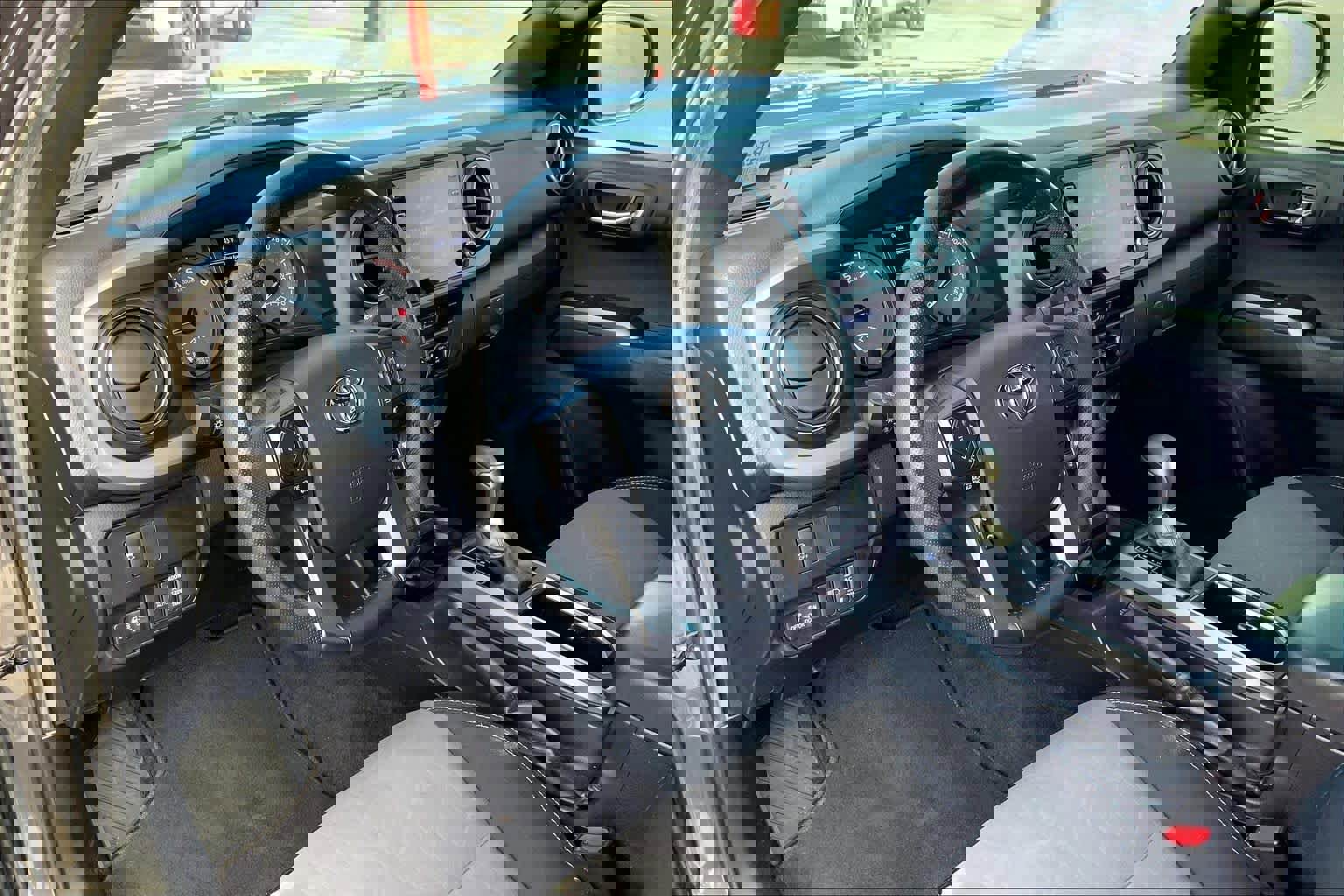 Used 2023 Toyota Tacoma TRD Off-Road image 18