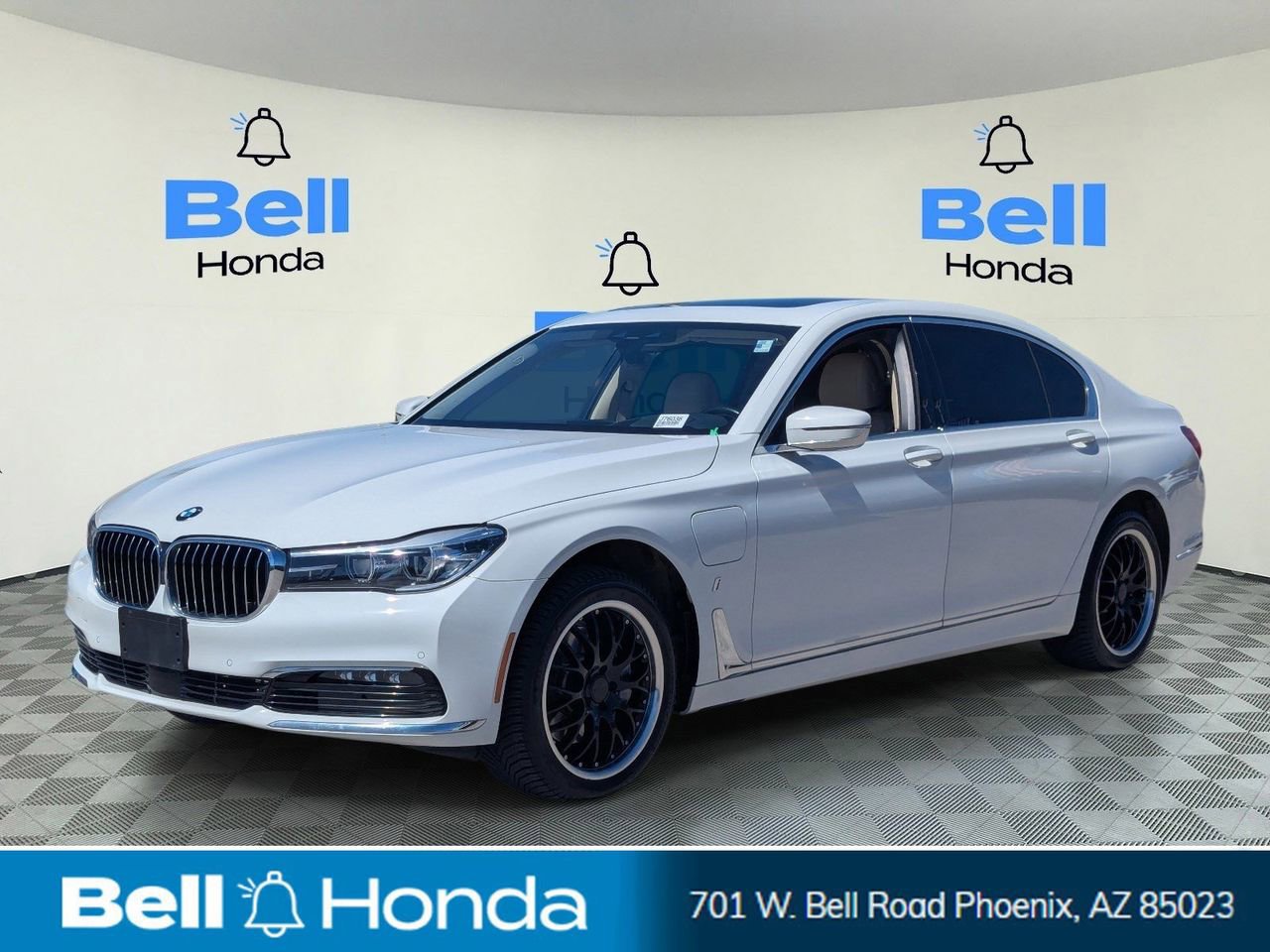 Used 2018 BMW 740e xDrive w/ Driver Assistance Package AWD/4WD image 1