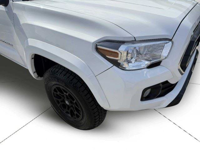 Used 2022 Toyota Tacoma SR5 RWD image 8