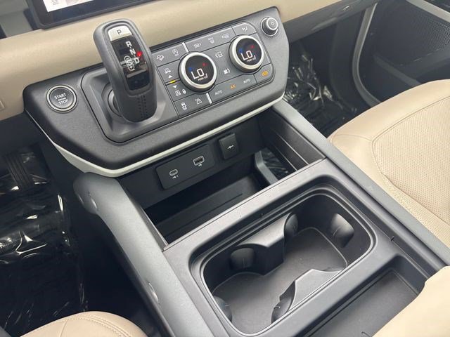 Used 2023 Land Rover Defender 110 S AWD/4WD image 29