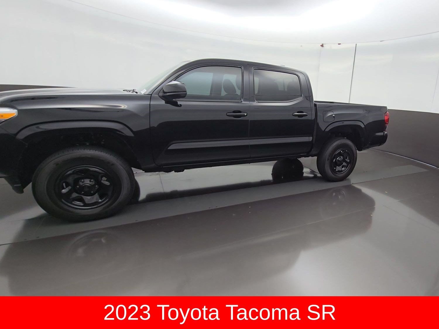 Certified 2023 Toyota Tacoma SR AWD/4WD image 4