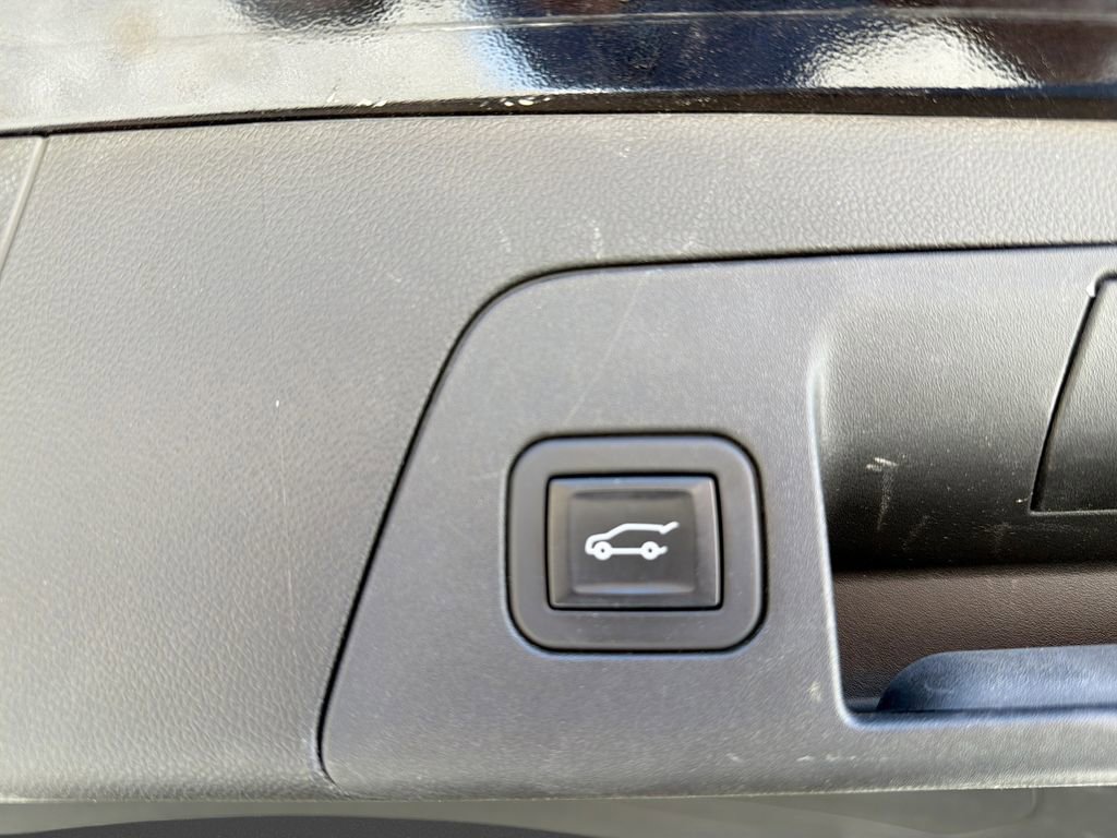 Used 2022 Buick Envision Essence w/ Safety Package AWD/4WD image 36