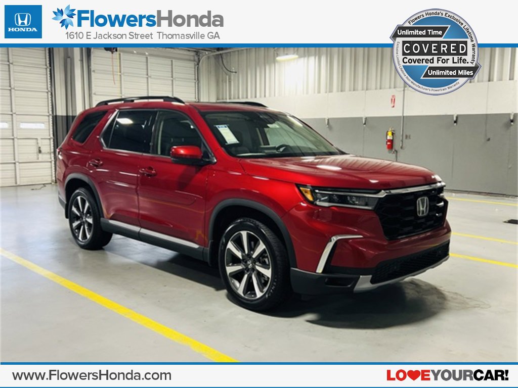 New 2025 Honda Pilot Touring image 1
