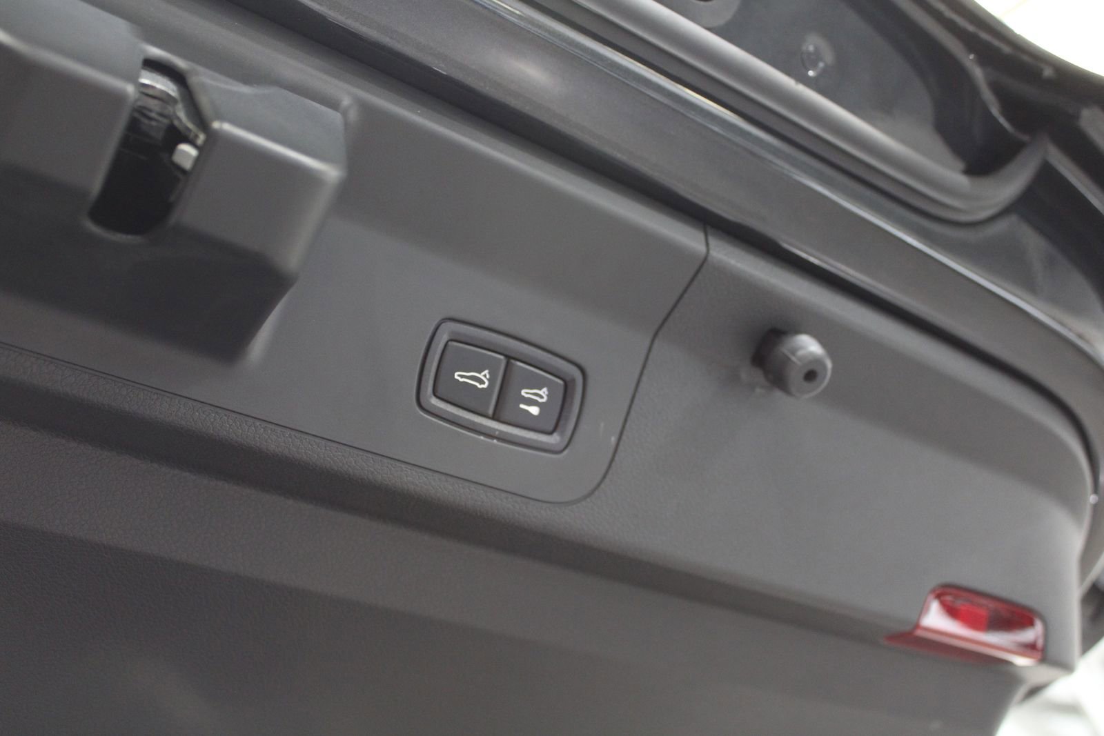 Used 2023 Porsche Panamera Platinum Edition image 20