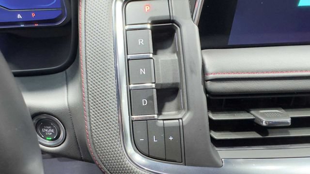 Used 2024 Chevrolet Suburban RST w/ Luxury Package RWD image 29