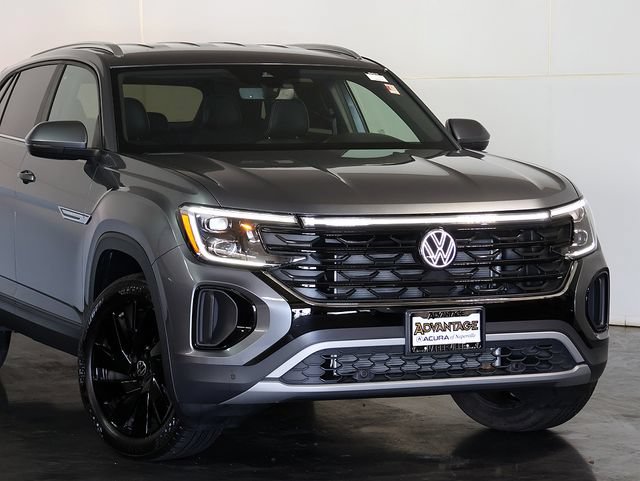 Used 2025 Volkswagen Atlas Cross Sport SE AWD/4WD image 6