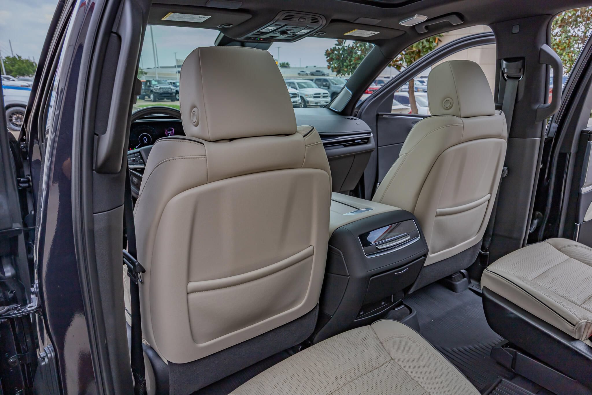 Used 2022 Cadillac Escalade Sport w/ Touring Package AWD/4WD image 31