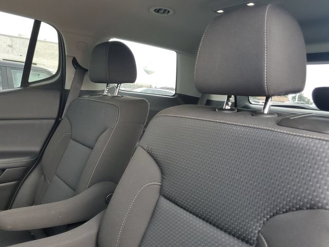 Used 2021 GMC Acadia SLE w/ Driver Convenience Package FWD image 10