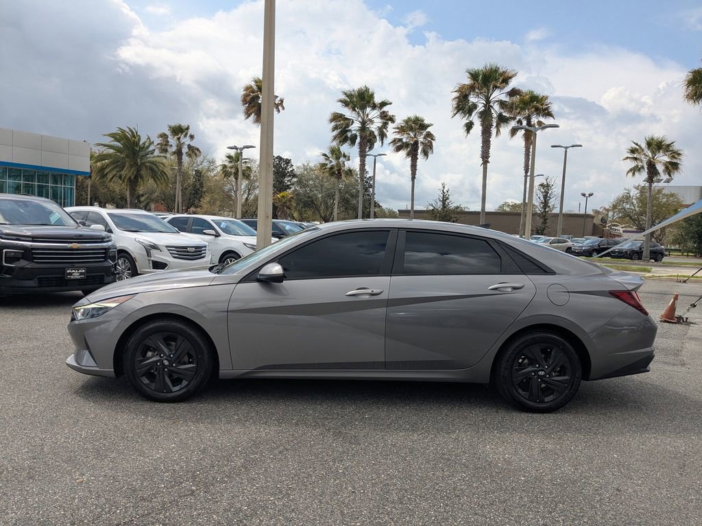 Used 2021 Hyundai Elantra SEL w/ Convenience Package image 6