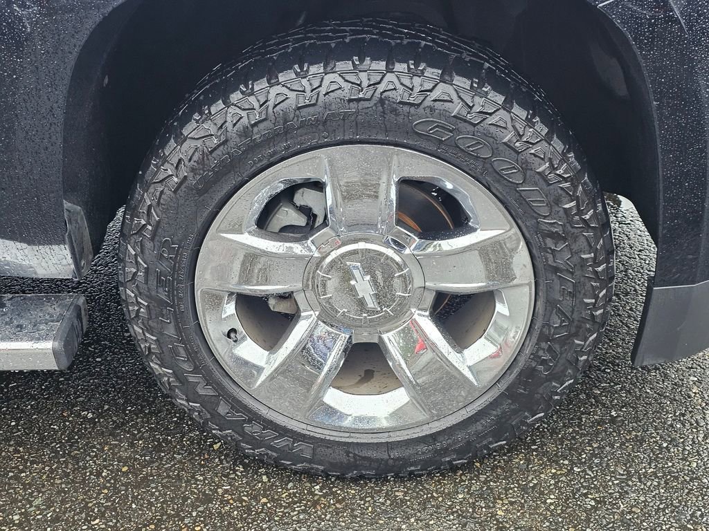 Used 2017 Chevrolet Tahoe LT w/ LT Signature Package image 31