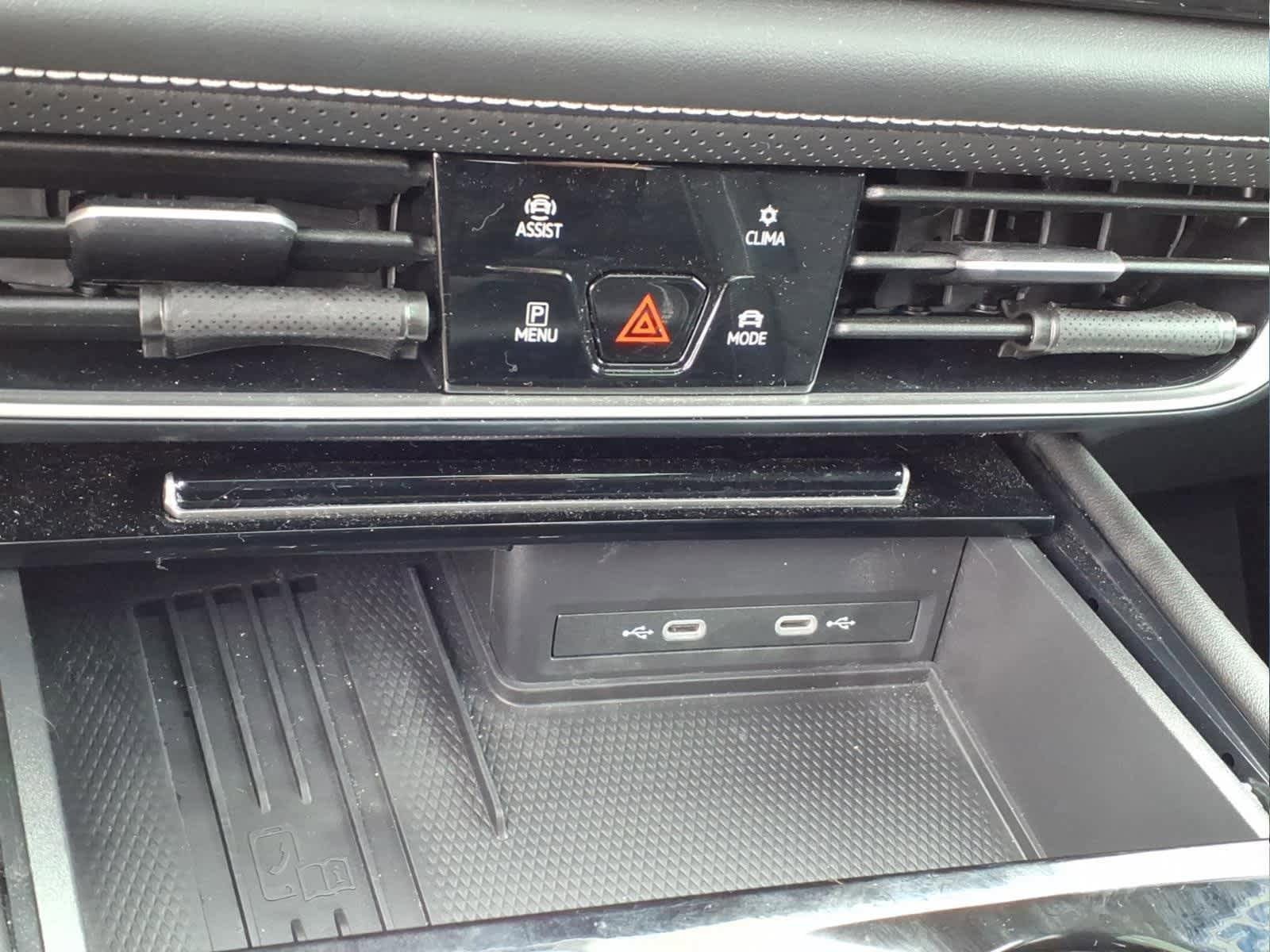 Used 2025 Volkswagen Atlas SE FWD image 18