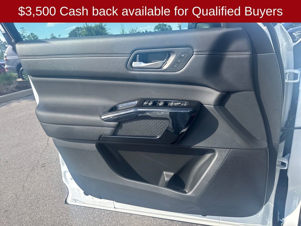 New 2026 Nissan Pathfinder Platinum image 11