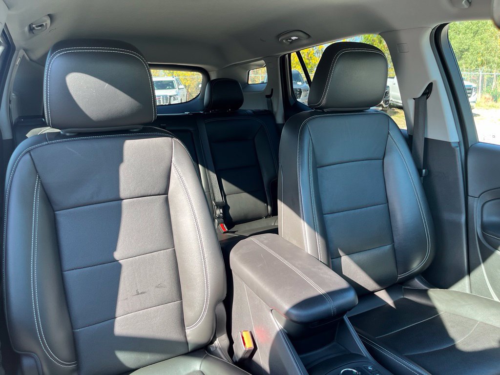 Used 2022 GMC Terrain SLT w/ LPO, Floor Liner Package AWD/4WD image 37