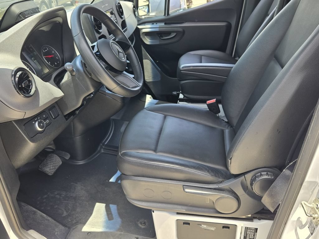 Used 2025 Mercedes-Benz Sprinter 2500 image 10