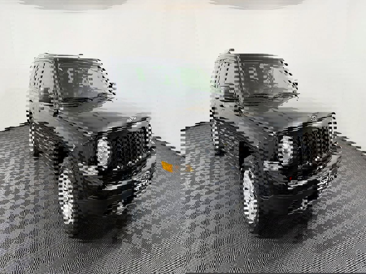 Used 2015 Jeep Patriot Limited w/ Sun/Sound Group image 5